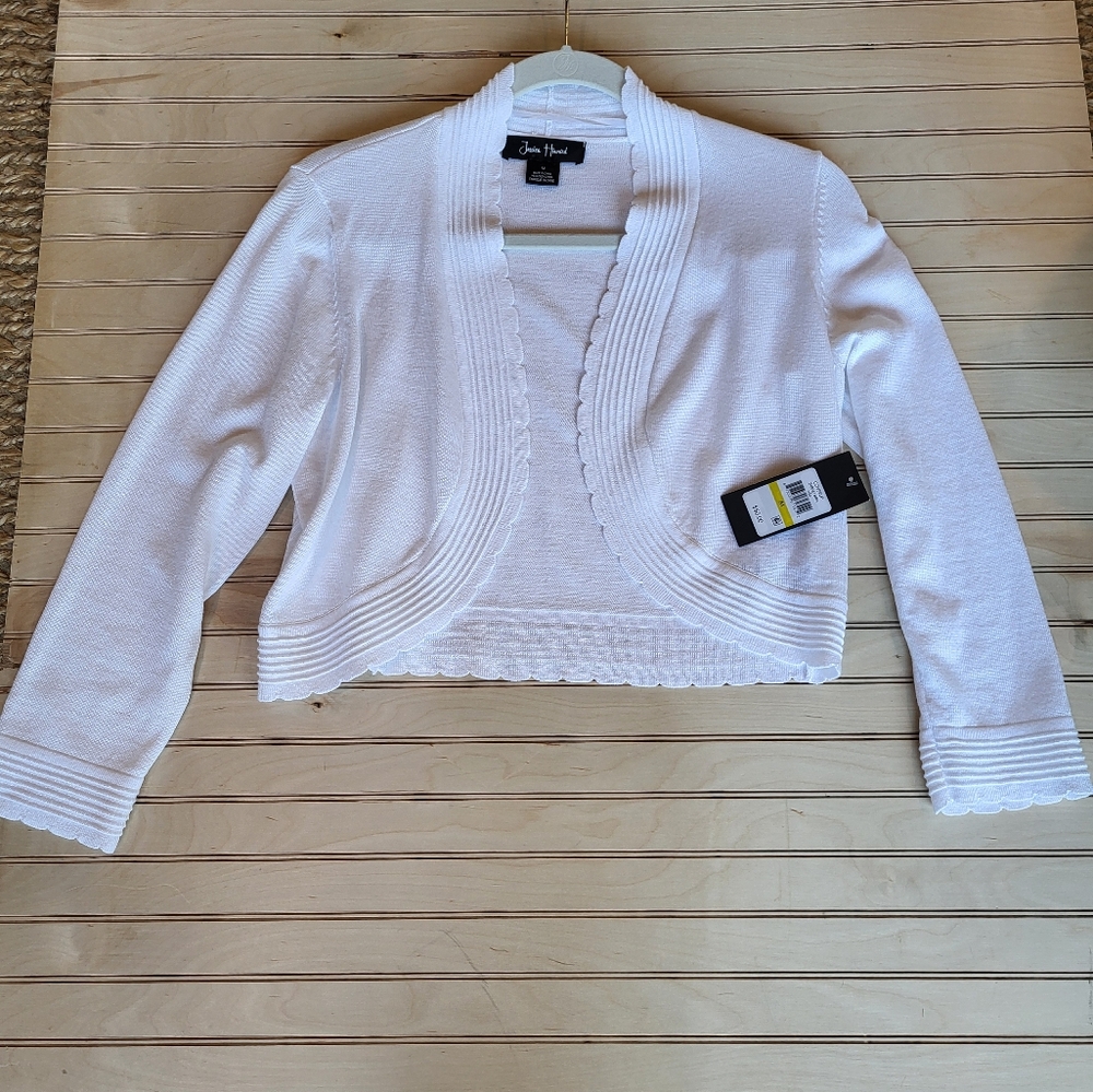 Jessica Howard Shrug
